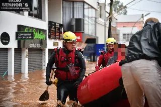 Corpo de Bombeiros de SC já resgatou 300 pessoas ilhadas no RS - 3