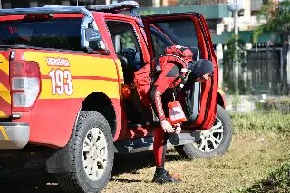(VÍDEO) Cão de busca do CBMSC encontra corpo em meio a destroços no RS - 3