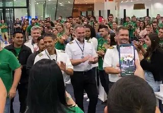 Havan homenageia equipe da aviação que participou da missão RS - 1