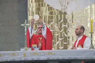 Jovens recebem o sacramento da Crisma na Paróquia São Luís Gonzaga - 1