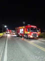 Duas pessoas ficam feridas em batida entre dois carros - 4
