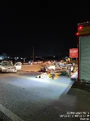 Duas pessoas ficam feridas em batida entre dois carros - 2