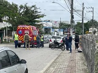 Colisão entre carro e moto deixa um ferido no Santa Terezinha  - 6