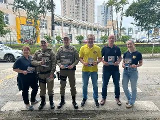 Brusque tem ações nas ruas dentro do movimento Maio Amarelo - 2