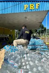 Toneladas de drogas são localizadas em caminhão com doações  - 3