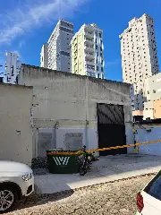 Idoso cai de oito metros de altura e fica gravemente ferido - 2