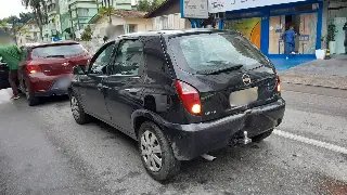Acidente entre três carros é registrado no bairro São Luiz  - 3