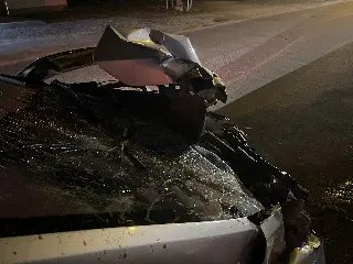 Lata de cerveja é encontrada dentro de carro que colidiu contra muro - 5