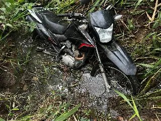 Motociclista cai na vala, vai pedir ajuda e morre atropelado  - 1