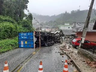 (VÍDEO) Motorista do caminhão relata como ocorreu o acidente - 4