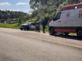 Colisão traseira na rodovia Ivo Silveira deixa um ferido  - 1