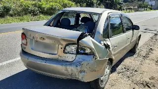 Colisão traseira na rodovia Ivo Silveira deixa um ferido  - 4