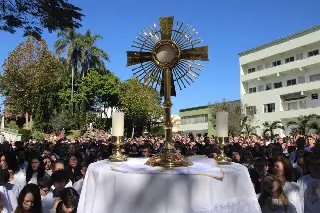 Milhares de fiéis participam da missa campal de Corpus Christi - 2