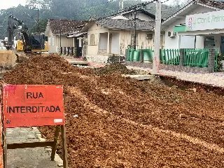 (VÍDEO) Obra da Victor Meirelles segue a todo vapor - 1