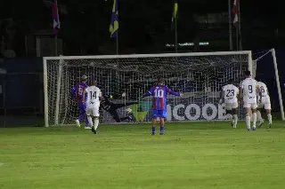 Carlos Renaux joga bem e vence o Camboriú  - 1