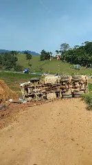 Vítima fatal do acidente foi ejetada para fora do caminhão  - 3