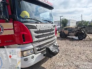 Fusca é consumido por incêndio no Limoeiro - 1