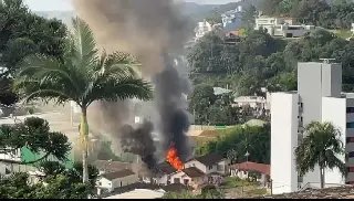 (VÍDEO) Incêndio atinge imóvel em Brusque  - 1