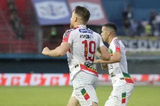 Com gol de Serrato, Brusque bate o Ceará neste domingo  - 10