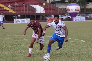 Carlos Renaux vence e se mantém invicto na competição  - 2