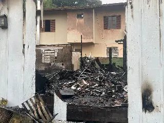 (VÍDEO) Incêndio queimou tudo e gato está desaparecido - 4