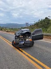 Homem fica gravemente ferido após colisão frontal na rodovia - 1