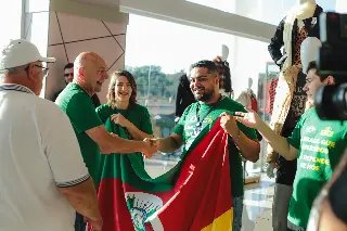 Havan reabre megaloja em Lajeado em meio a muita emoção - 1
