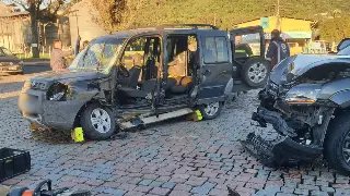 Motorista fica preso às ferragens após acidente - 2