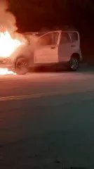 (VIDEO) Carro fica totalmente destruído após pegar fogo em Brusque - 3