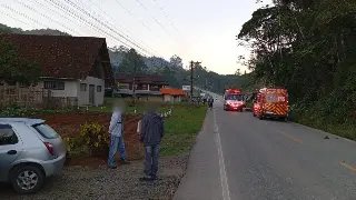 Acidente entre três veículos deixa feridos no Claraíba - 3