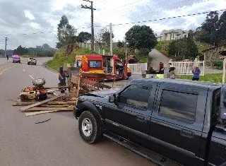 Motorista de tobata fica ferido após colisão com caminhonete  - 1