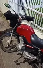 Motociclista vai parar no teto de carro após acidente  - 3