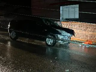 (VÍDEO) Motorista perde direção do veículo e derruba poste no Steffen - 10