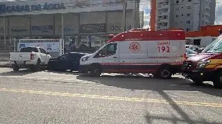 Colisão entre dois carros é registrada no Centro II - 2
