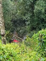 Homem morre após carro sair de pista e cair em ribanceira - 1