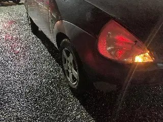 Mulher em scooter elétrica colide com carro em Brusque - 1
