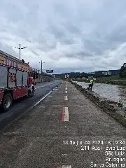 Corpo permanece desaparecido após novas buscas no Itajaí-Mirim - 1