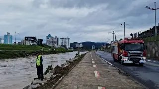 Corpo permanece desaparecido após novas buscas no Itajaí-Mirim - 2