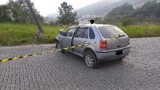Motorista colide carro contra poste no Limeira Baixa - 2