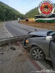 Homem fica ferido após bater carro com poste em Guabiruba - 2