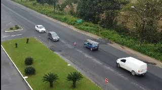 (VIDEO) Lombadas não sinalizadas surpreendem motoristas na Ivo Silveira - 5