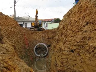 Obras de drenagem avançam pelo Steffen - 3