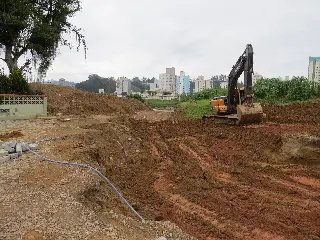 Obras de drenagem avançam pelo Steffen - 2