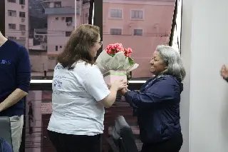 Colaboradora recebe homenagem da CDL pelos 5 anos - 3