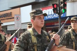 Desfile em comemoração ao aniversário de Brusque atrai multidão - 2