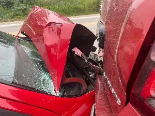 (VÍDEO) Colisão entre três carros é registrada no Centro - 2