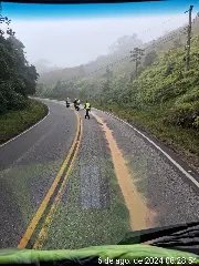 Bombeiros realizam limpeza de óleo na pista na Gentil Battisti Archer - 3
