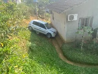 Bombeiros atualizam informações sobre queda de carro em barranco - 3