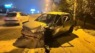 (VÍDEO) Veículo tem roda arrancada após violenta colisão próximo ao Mont Serrat  - 7