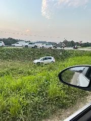 Carro cai em barranco no retorno da rodovia Antônio Heil - 10